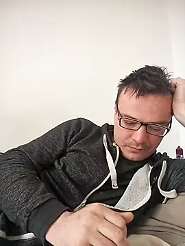 Snapshot of viktor1992-1-1 chatting on 04/23/26, 07:59 viktor1992-1-1 online show from 04/23/26, 07:59