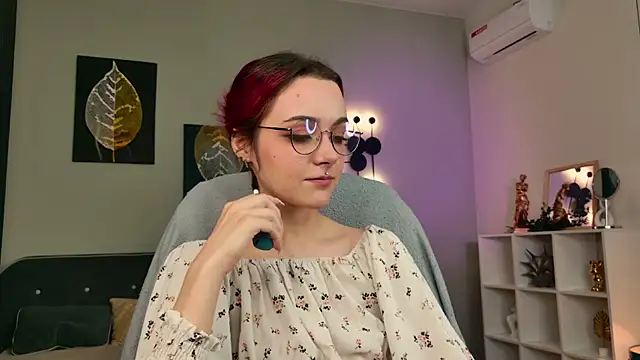 ElizabethMilller  online show from 11/27/25, 10:10