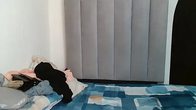 Sex bomb30 online show from 11/18/25, 08:34