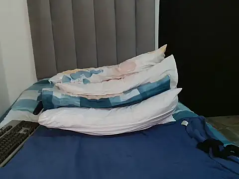 Sex bomb30 online show from 10/30/25, 12:31