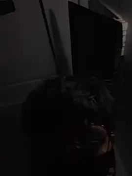 Snapshot of UsurpedThaw chatting on 11/17/25, 06:34 UsurpedThaw online show from 11/17/25, 06:34