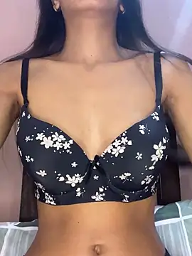 Snapshot of Hotty_kaira chatting on 11/23/25, 04:39 Hotty kaira online show from 11/23/25, 04:39