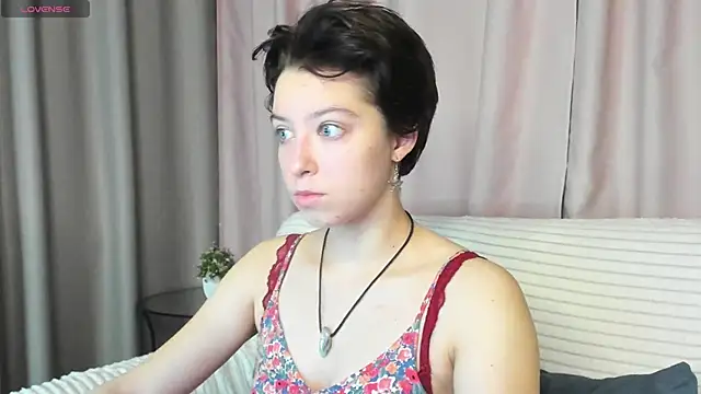 Snapshot of Sara_Frayer chatting on 12/03/25, 01:50 Sara Frayer online show from 12/03/25, 01:50