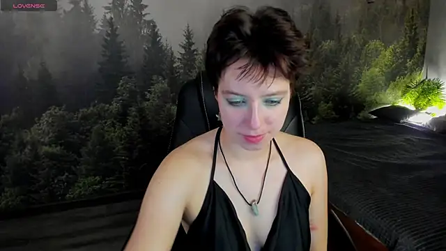 Snapshot of Sara_Frayer chatting on 12/01/25, 01:17 Sara Frayer online show from 12/01/25, 01:17