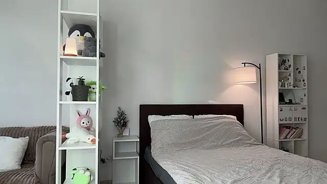 yourlittlesunrise  online show from 02/22/26, 05:43