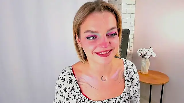 Snapshot of FeliceSpigner chatting on 10/11/25, 03:13 FeliceSpigner online show from 10/11/25, 03:13