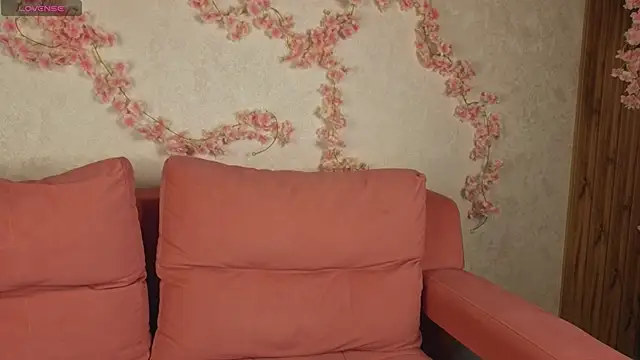 L1na Reeds online show from 11/19/25, 06:24