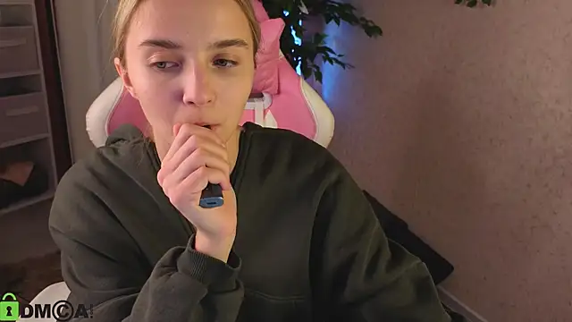 L1na Reeds online show from 04/09/26, 01:18