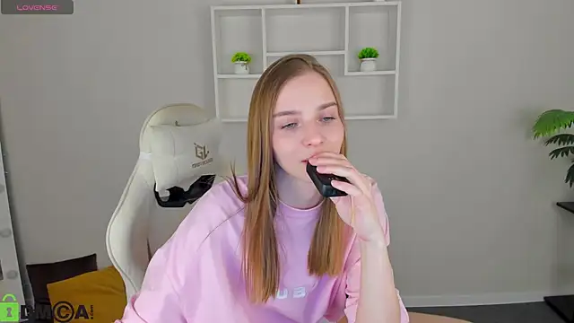 L1na Reeds online show from 11/01/25, 06:08