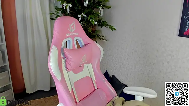 L1na Reeds online show from 01/13/26, 01:09