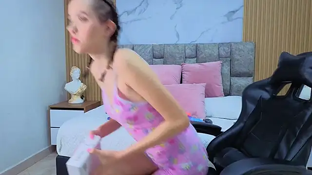 Snapshot of angel__kiss chatting on 11/20/25, 12:50 angel kiss online show from 11/20/25, 12:50