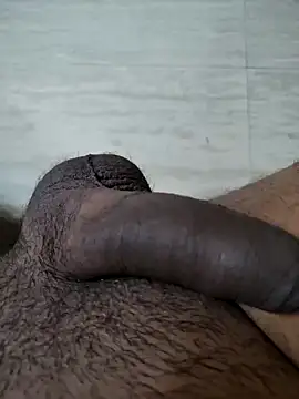 Elegant Guy online show from 10/12/25, 07:48