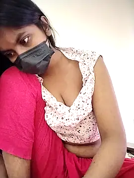 Snapshot of hottywife-03 chatting on 06/30/26, 03:28 hottywife-03 online show from 06/30/26, 03:28