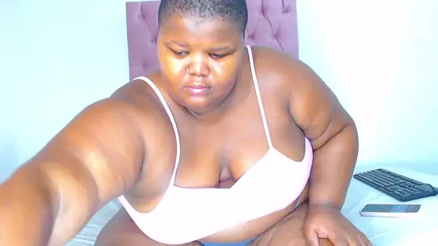 LadyBear2002 online show from 01/09/26, 04:47