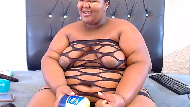 LadyBear2002 online show from 03/26/26, 05:00