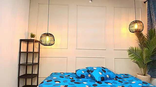 Nikki Vesper online show from 10/30/25, 12:03