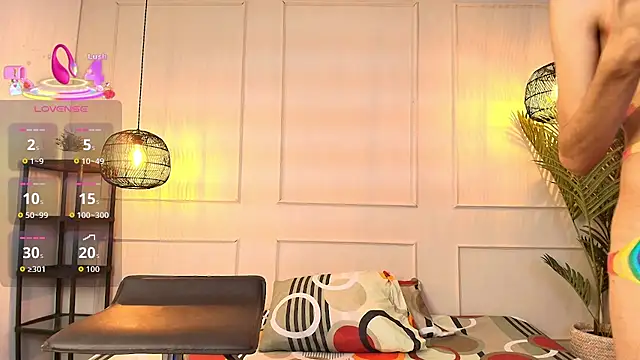 Nikki Vesper online show from 12/05/25, 12:37