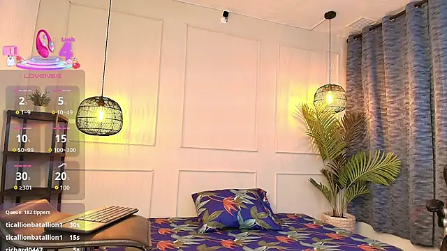 Nikki Vesper online show from 12/17/25, 11:48