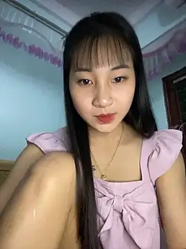 banlinh004 online show from 10/28/25, 02:16