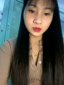 banlinh004 online show from 12/14/25, 02:55