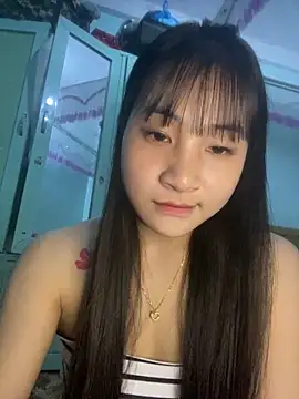 banlinh004 online show from 02/22/26, 04:19