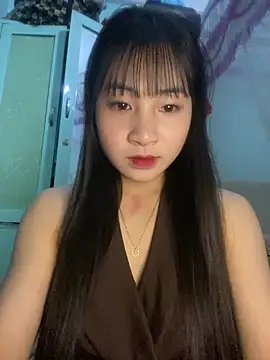 banlinh004 online show from 02/18/26, 04:03
