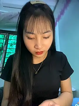 banlinh004 online show from 11/17/25, 05:33