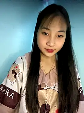 banlinh004 online show from 10/21/25, 01:43