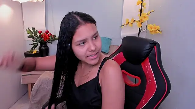 Snapshot of AriaVega chatting on 06/20/26, 12:32 AriaVega online show from 06/20/26, 12:32