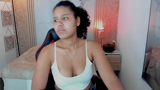 AriaVega online show from 05/04/26, 12:52