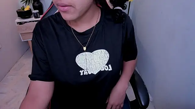 Snapshot of AriaVega chatting on 06/26/26, 02:23 AriaVega online show from 06/26/26, 02:23