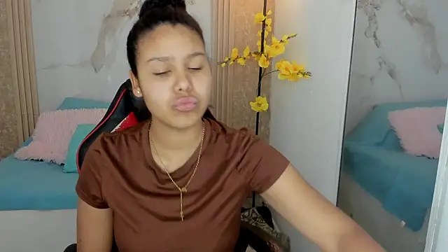 Snapshot of AriaVega chatting on 07/03/26, 02:01 AriaVega online show from 07/03/26, 02:01
