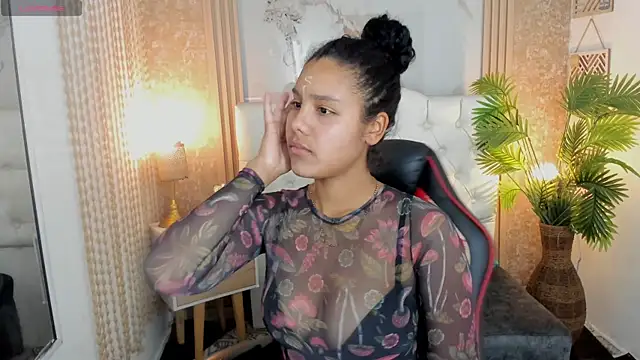 AriaVega online show from 04/07/26, 01:02