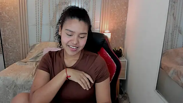 AriaVega online show from 05/18/26, 02:11