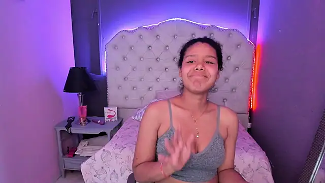 AriaVega online show from 11/12/25, 12:53