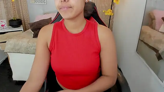 Snapshot of AriaVega chatting on 07/13/26, 12:04 AriaVega online show from 07/13/26, 12:04