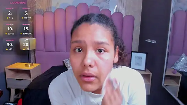 AriaVega online show from 12/05/25, 12:37