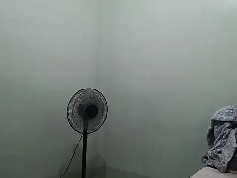 TeaseNPlease 13 online show from 10/25/25, 02:07