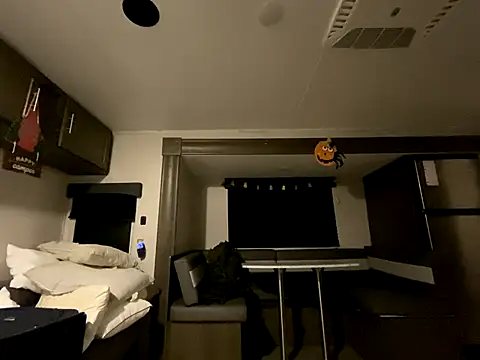 mcxxx87 online show from 11/01/25, 10:53