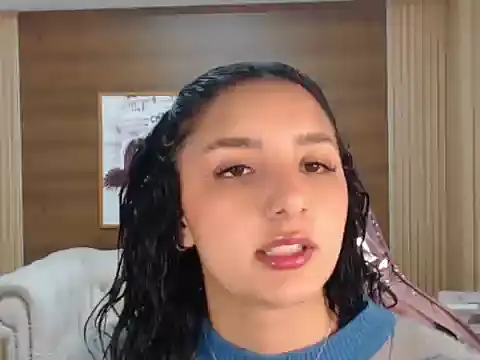 Snapshot of claudina_s chatting on 10/14/25, 01:23 claudina s online show from 10/14/25, 01:23