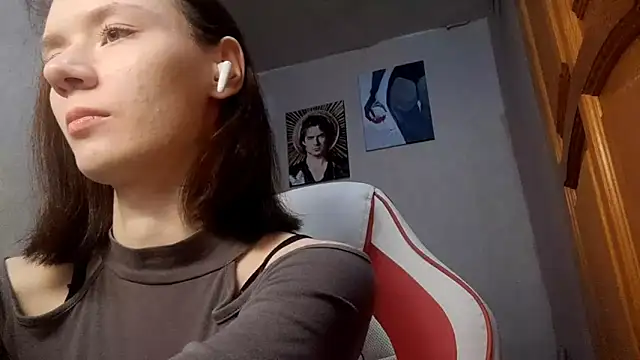 Snapshot of LidaGreist chatting on 10/17/25, 03:47 LidaGreist online show from 10/17/25, 03:47