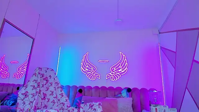 Snapshot of madisson_121 chatting on 02/04/26, 01:17 madisson 121 online show from 02/04/26, 01:17