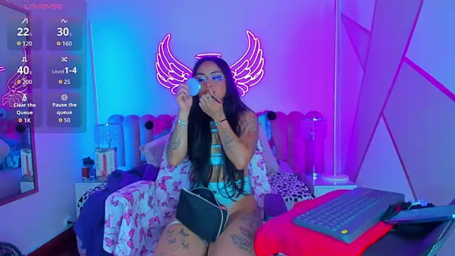 Snapshot of madisson_121 chatting on 02/06/26, 01:51 madisson 121 online show from 02/06/26, 01:51