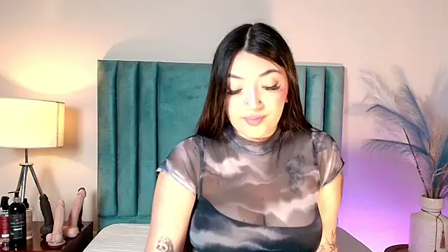 LilithEsme online show from 10/31/25, 09:32