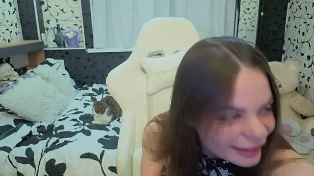 xAlisontiny online show from 05/28/26, 09:54