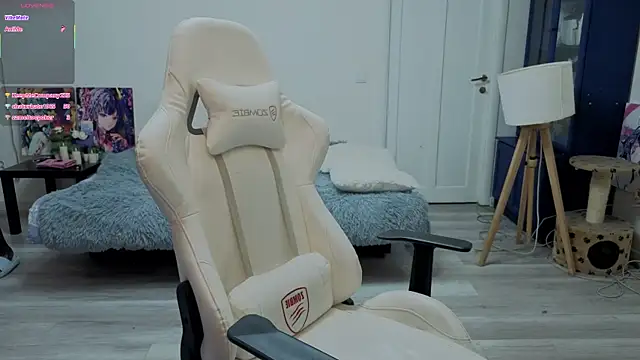 xAlisontiny online show from 01/19/26, 06:50