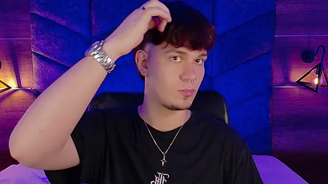 LiamThunder05  online show from 10/28/25, 03:07