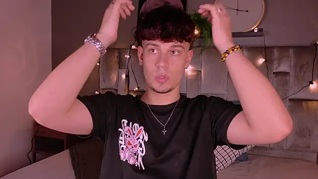 LiamThunder05  online show from 10/27/25, 03:18