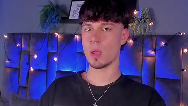 LiamThunder05  online show from 12/17/25, 08:03