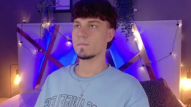 LiamThunder05  online show from 11/20/25, 03:07